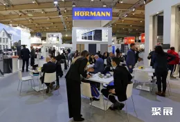 波兰门窗展现场图片4