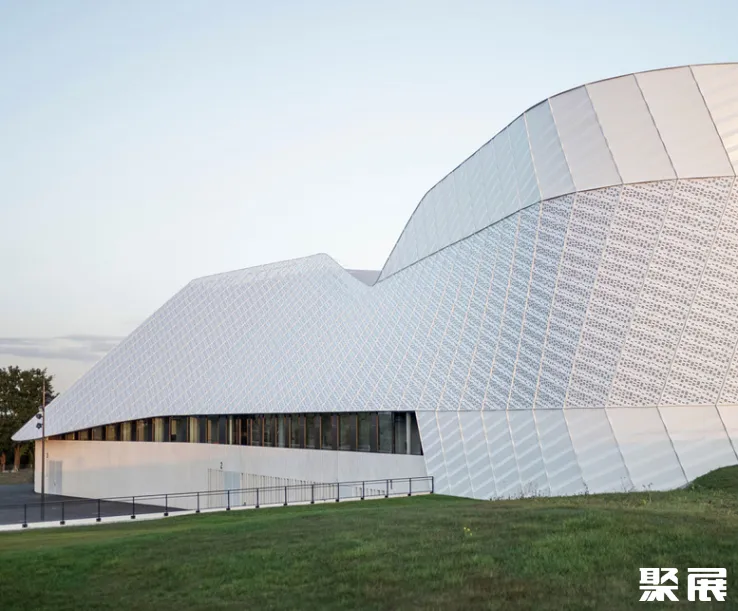 法國拉瓦爾梅耶納Espace Mayenne體育娛樂中心實(shí)拍圖