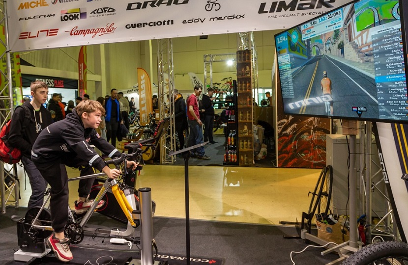 俄罗斯自行车展现场图片5