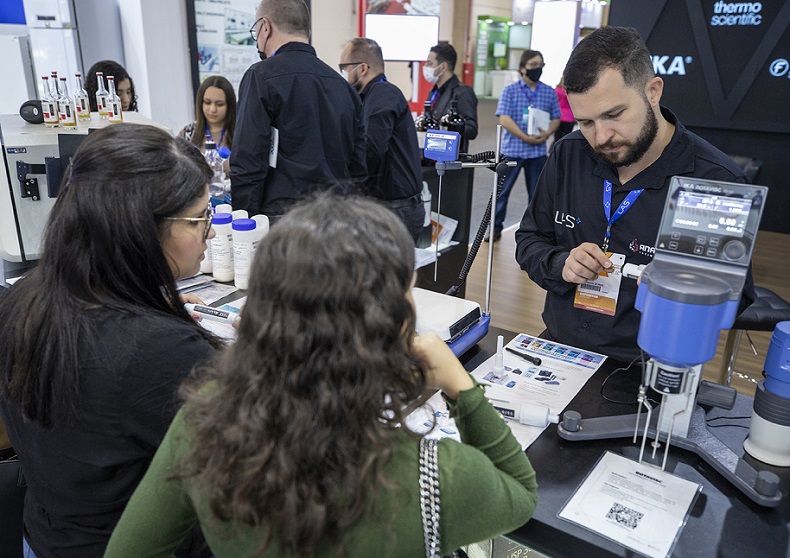 巴西实验室展现场图片7