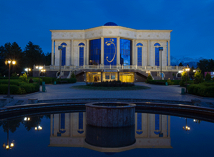 哈薩克斯坦阿拉木圖巴赫奇薩雷宴會廳實景