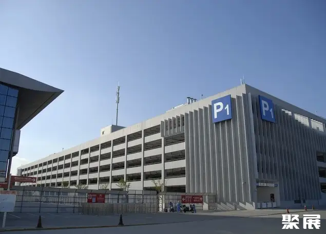 上海新国际博览中心实景图