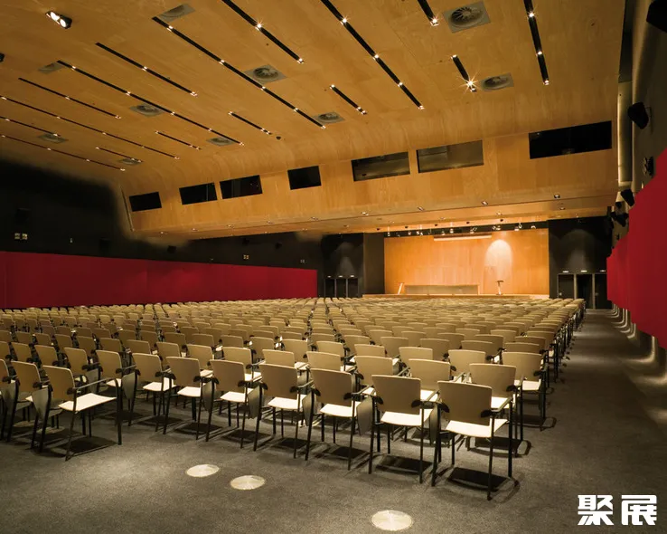 西班牙毕尔巴鄂会展中心实景