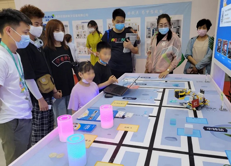 河南教育装备展现场图片7