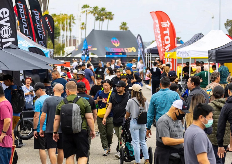 温哥华电动车展现场图片2