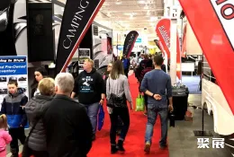 加拿大房车展现场图片3