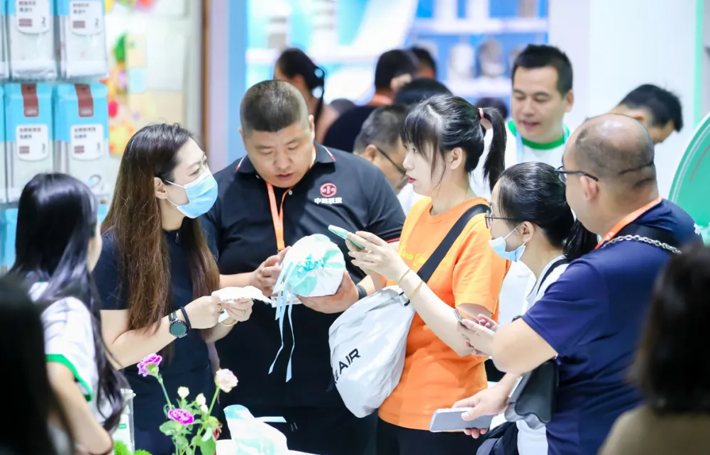 百货业界风向标：第117届上海百货会2024汇聚5000+企业，助力企业开启贸易新纪元！会刊申请、门票免费领取