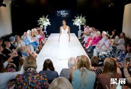 英国婚纱礼服展现场图片3