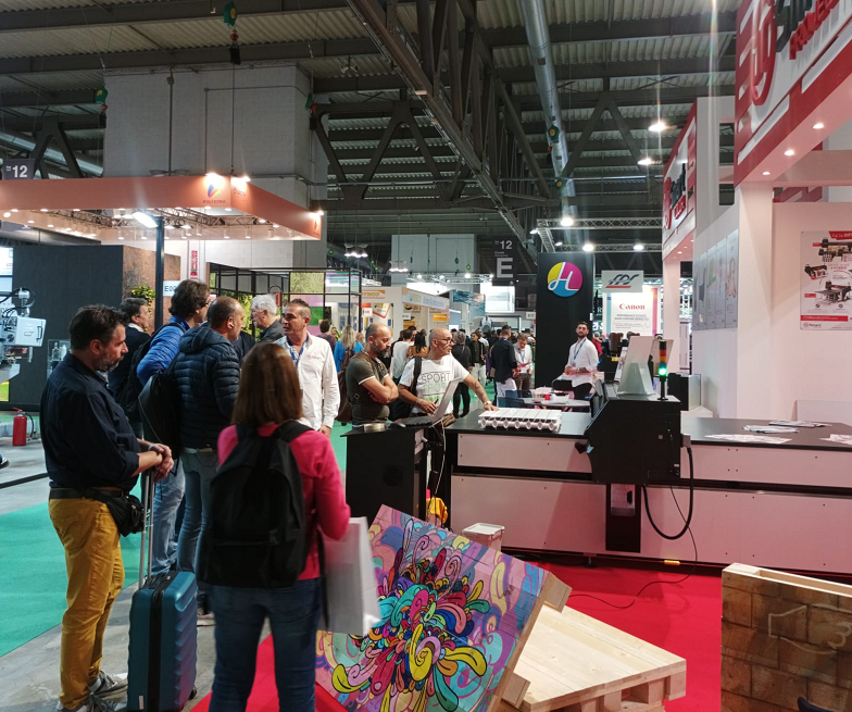 米蘭廣告標識展展會現(xiàn)場(現(xiàn)場盛況)8