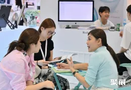 马来西亚化妆品展现场图片9