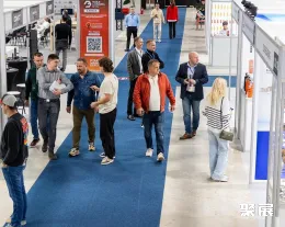 波兰工程机械展现场图片2