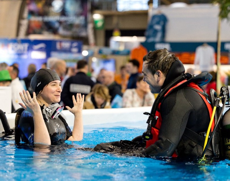 巴黎潜水展现场图片4