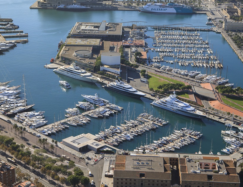 西班牙巴塞罗那维尔港实景图