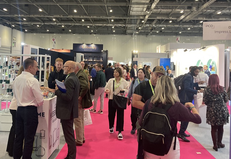 英国奢侈皮包装展现场图片5