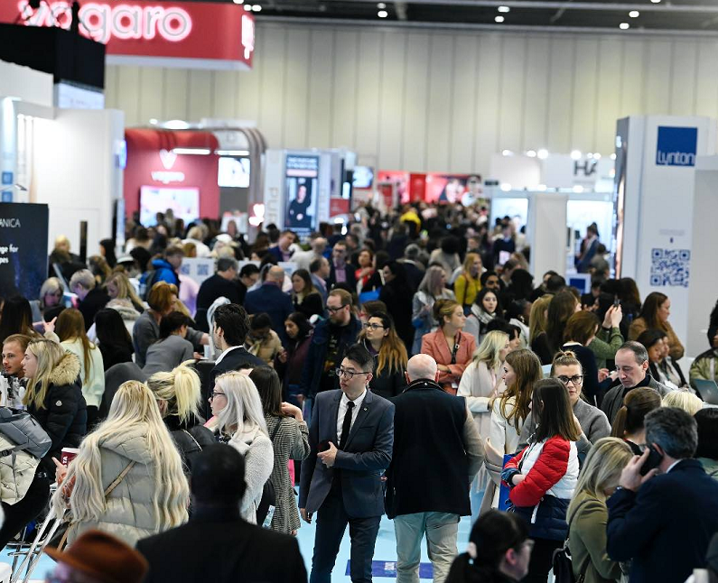 倫敦美容美發(fā)展展會(huì)現(xiàn)場(chǎng)(現(xiàn)場(chǎng)盛況)1