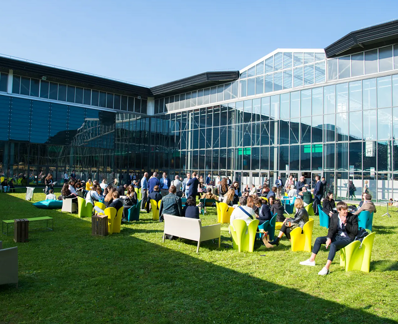 法国巴黎北郊维勒班展览中心实景