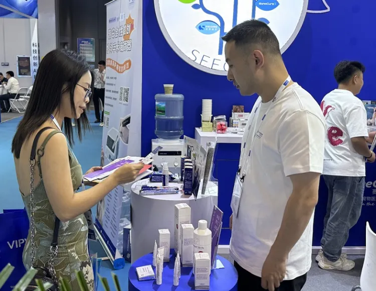东西部小动物临床兽医师大会暨展览会