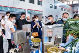 青岛职业装展现场图片2