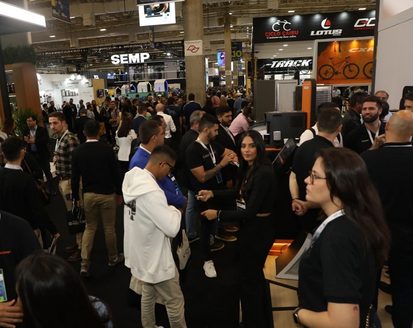 墨西哥电子展现场图片3