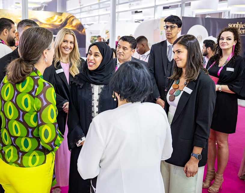 迪拜美發(fā)展展會(huì)現(xiàn)場(chǎng)(現(xiàn)場(chǎng)盛況)5