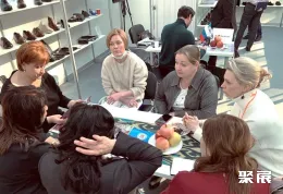 俄罗斯鞋展现场图片6