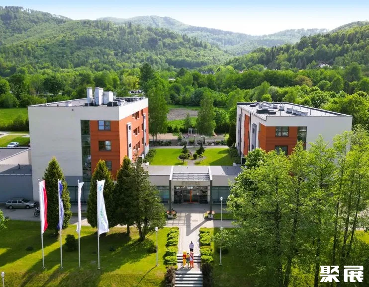 波蘭別爾斯科比亞瓦會展中心實景