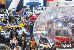 加拿大车展现场图片3