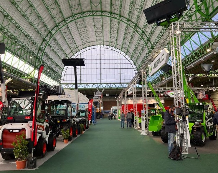 西班牙萨拉戈萨会展中心实景图