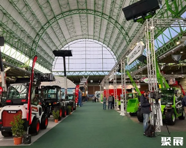 西班牙萨拉戈萨会展中心实景图