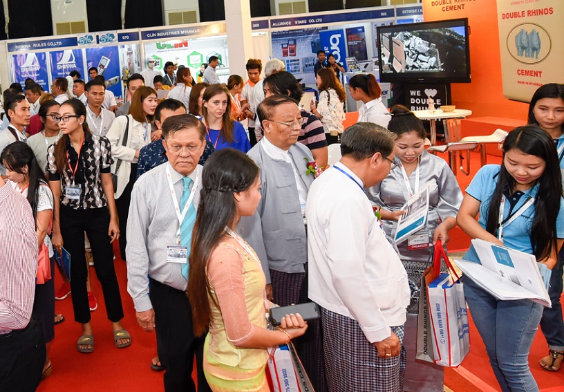 柬埔寨光伏展现场图片3