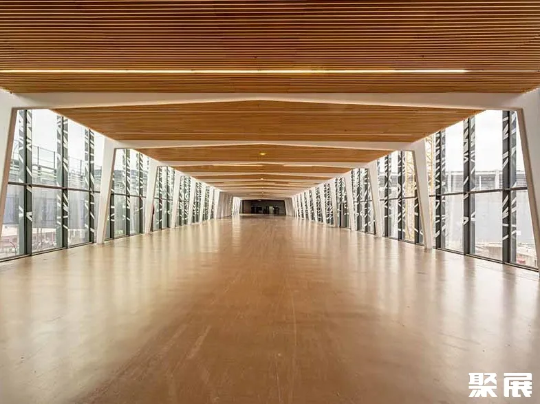 法国巴黎凡尔赛门巴黎会展馆实景图