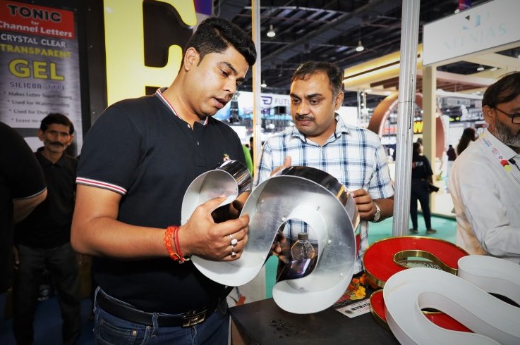 印度广告标识展现场图片6