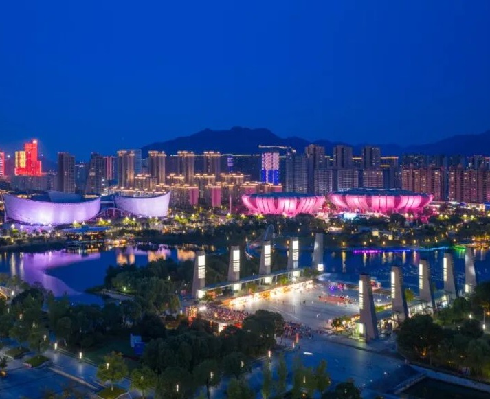 温州苍南县城新区中心湖广场实景