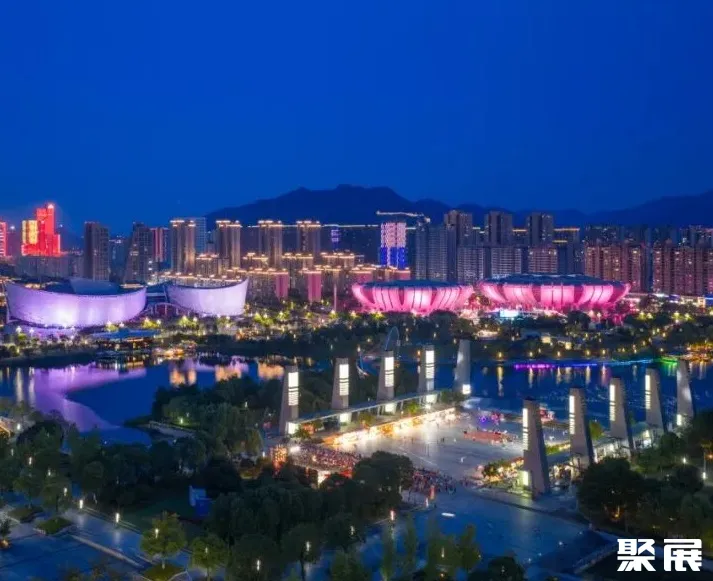 温州苍南县城新区中心湖广场实景