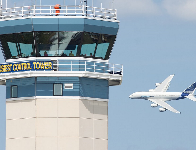 美国奥什科什魏特曼支线机场