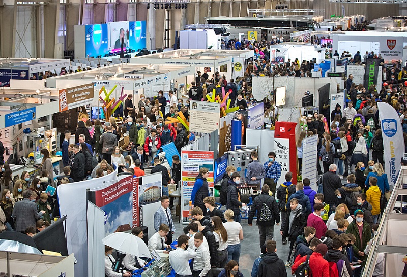 波兰教育装备展现场图片3