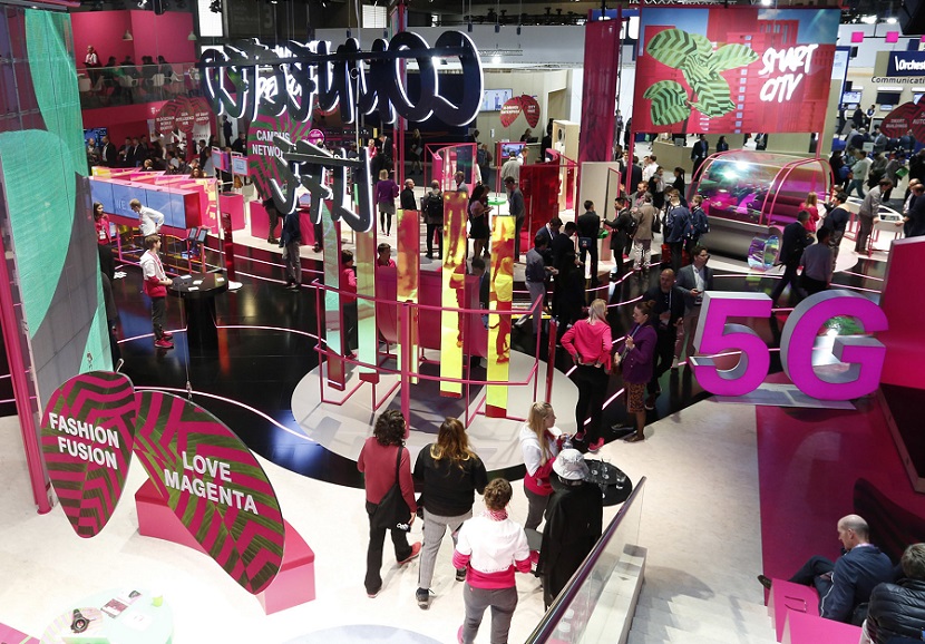 西班牙通信展现场图片10