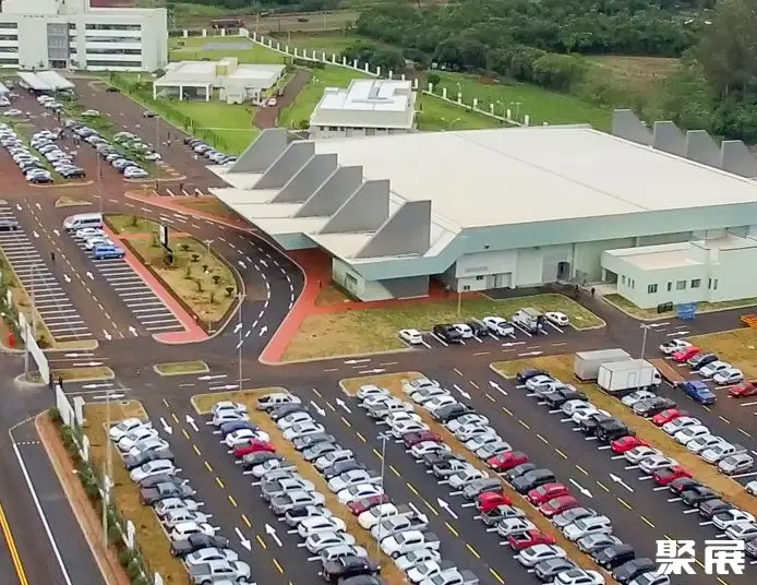 巴西巴拉那州梅迪亚内拉会展中心展馆图