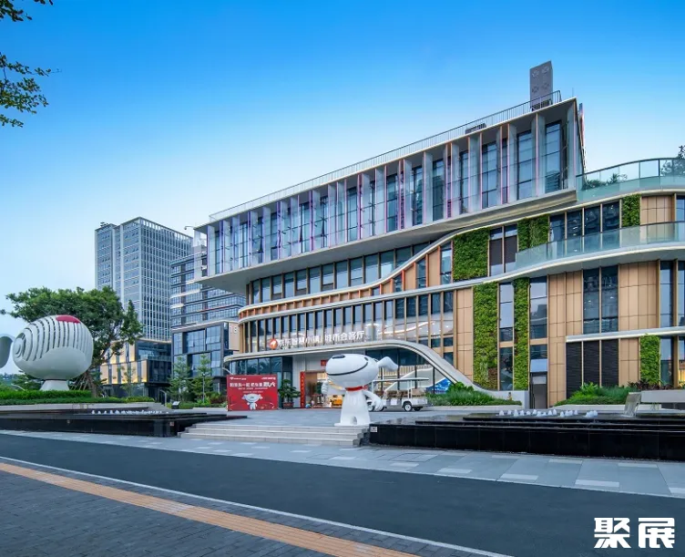 济南泉利重汽配件城