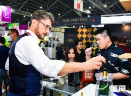 新加坡红酒展现场图片4