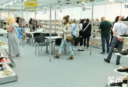 俄罗斯鞋展现场图片5