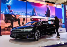 沙特电动车展现场图片5