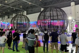 新疆电动车展现场图片4