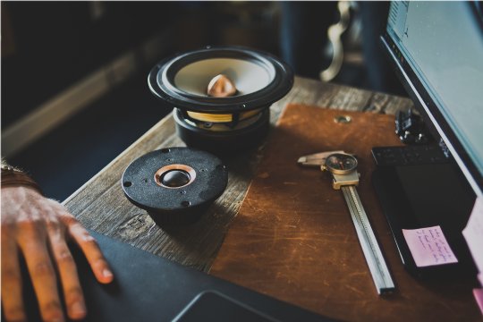 Leon Speakers