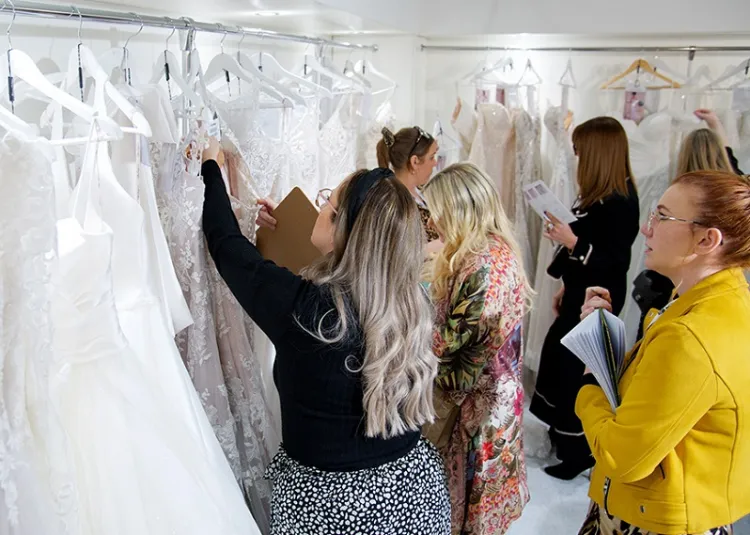 英国伦敦婚纱礼服设计展览会