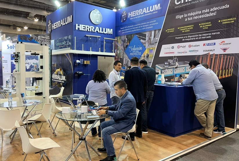 加拿大门窗展现场图片5