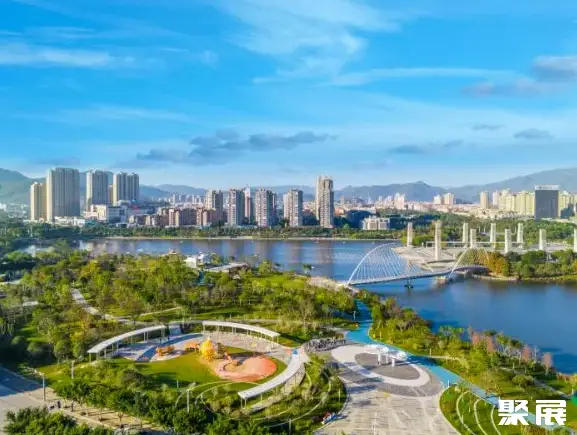 温州苍南县城新区中心湖广场实景