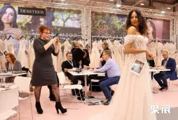 英国婚纱礼服展现场图片6