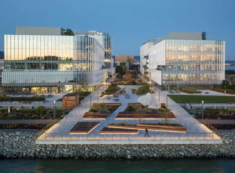 大连Z28时尚硅谷图片1