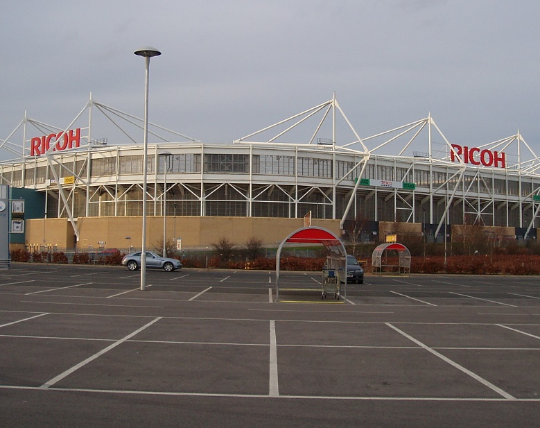 英国考文垂理光球场实景图